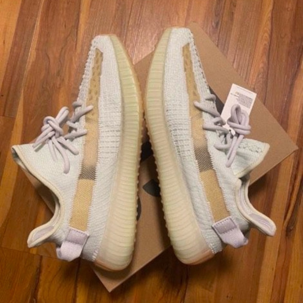YEEZY BOOST 350 V2